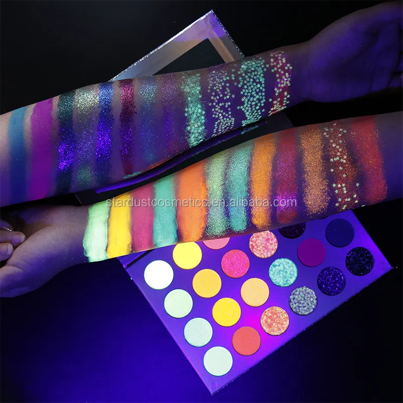 Maak uw eigen merk 24 kleur holografische papier doos private label oogschaduw glitter custom eyeshadow palette
