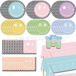 Ensemble de vaisselle jetable Macaron Smiley Face pour décorations d'anniversaire d'enfants - Product Image 1