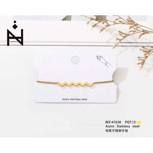 Brazalete de Acero Inoxidable Estilo W, Chapado en Oro, Geométrico, Unisex, Joyería de Moda - Product Image 1