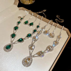 Fête Banquet Mariage Strass Goutte D'eau Pendentif Collier Ensemble Clavicule Chaîne Colliers Boucles D'oreilles Femme Ensemble De Bijoux - Product Image 3