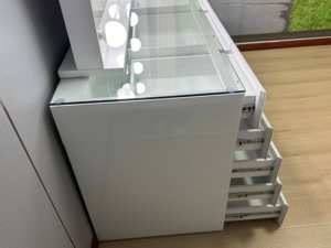 Alta qualità moderna bianco toletta vetro trasparente superiore specchio illuminato pannello legno stile immagazzinato USA per uso domestico trucco - Product Image 6