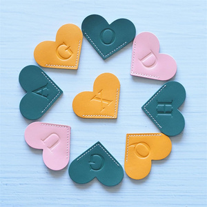 <span class=keywords><strong>Segnalibro</strong></span> in Pelle a Forma di Cuore, Angolare per Libri, Carino e Promozionale - Product Image 2