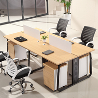 Bureau bureau personnel bureau simple moderne écran station casier partition employé bureau d'ordinateur