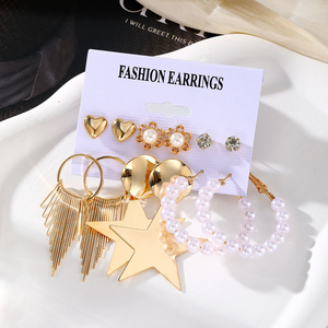 Showfay, encantadoras perlas brillantes en forma de C, juego de tarjetas circulares grandes de <span class=keywords><strong>6</strong></span> pendientes de perlas de corazón de mariposa dorada, joyería de moda - Product Image 4