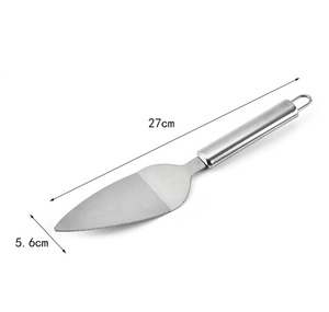 Espátula para Cortar Pizza y Pastel de Acero Inoxidable DFC1118 con Mango Redondo - Product Image 2