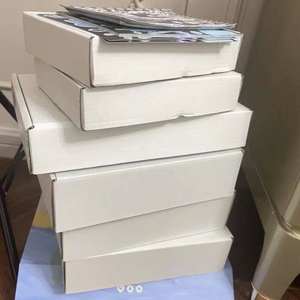 Grande boîte plate en carton ondulé blanc pour emballage et expédition, esthétique soignée, idéale pour albums Instagram - Product Image 4