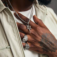 Merryshine Collier à pendentif classique Normcore Neptune Trident en acier inoxydable pour hommes en or 18 carats sous vide hip-hop