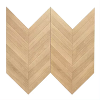 Parquet en bois d'ingénierie en chêne brûlé antique, finition teck de Birmanie, motif chevrons, largeur de lattes large