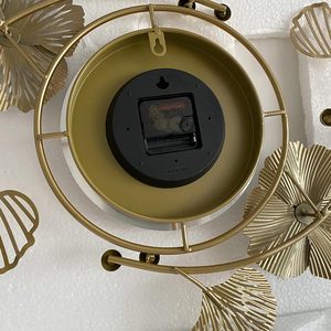 Đồng hồ treo tường trang trí thanh lịch với tay nghề cao cấp chống trầy xước kính che chữ số La Mã lớn để xem dễ dàng - Product Image 4