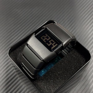 Orologio Quadrato Retrò da <span class=keywords><strong>Uomo</strong></span> di Nicchia Design Y2K Millennium Personalizzato con Display Elettronico Digitale a Blocchi - Product Image 3