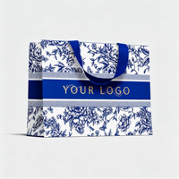 Sac en papier personnalisé recyclable avec poignées en ruban à sangle intérieure, en carton ivoire 190-230 g/m², imprimé à l'écran avec marque personnalisée pour vêtements