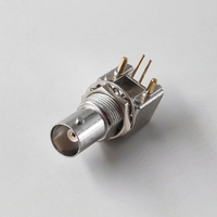 Connecteur coaxial RF BNC femelle 75 ohms à angle droit intégré pour PCB, pour applications de vidéosurveillance