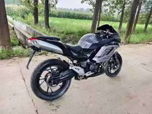 Motocicletta Cruiser Sportiva 250CC Prodotta in Cina, Potente, con Certificazione EPA EEC, 4 Tempi, Freno a Disco, Alimentazione Elettrica - Product Image 3