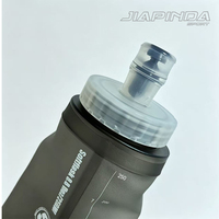 Bouteille d'eau de sport pliable en TPU de 250 ml avec couvercle - Sans BPA, anti-fuite et réutilisable pour la course à pied, la randonnée et la rentrée scolaire