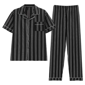 <span class=keywords><strong>Pigiama</strong></span> estivo a maniche corte in seta di ghiaccio abbigliamento da casa vestito a righe casual sottile da <span class=keywords><strong>uomo</strong></span> <span class=keywords><strong>nero</strong></span> da casa - Product Image 1