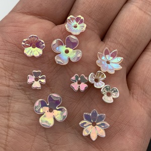ลูกปัดเรซิ่นรูปดอกไม้กลวงเคลือบยูวี สำหรับทำกิ๊บติดผม DIY อุปกรณ์ทำเครื่องประดับ ขนาด 10 มม. สีรุ้งหลากสี งานฝีมือพลาสติกตกแต่ง - Product Image 3