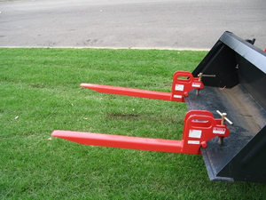 Forcelle per <span class=keywords><strong>Pallet</strong></span>, morsetto sulle forcelle per <span class=keywords><strong>pallet</strong></span>; Morsetto per caricatore frontale del trattore su <span class=keywords><strong>pallet</strong></span> forcelle 1000lbs-6000lbs - Product Image 2