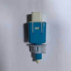 Interruptor de luz de freno Suzuki 84340-B2060 84340-BZ050 84340-B2604 Pieza de repuesto para reparación de automóviles - Product Image 4
