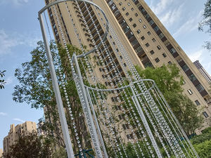 Arco de Boda Blanco en Forma de S, Soporte Curvo para Fondo con Cortina de Cristal Colgante para Decoración de Arco de Boda - Product Image 4