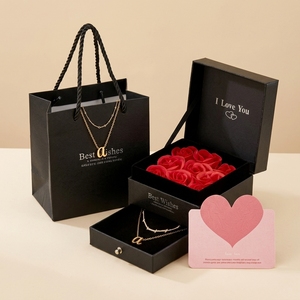 Collar con Colgante de Letra Inicial Hipoalergénico, Chapado en Oro de 18K, Resistente al Agua, con Caja de Regalo en Forma de Rosa, Juego de Joyería para San Valentín 2026 - Product Image 1