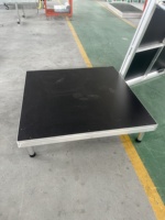 Plateforme de scène portable en aluminium réglable 1x2m/1.22x2.44m/1.22x1.22m avec 4 pieds robustes pour événements, spectacles et expositions