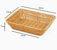 Panier de rangement rectangulaire en rotin plastique polyvalent pour les collations, le pain, les articles de salle de bain et l'organisation de petits objets