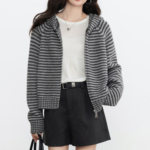 <span class=keywords><strong>Cardigan</strong></span> lavorato a maglia <span class=keywords><strong>con</strong></span> cappuccio e zip a righe da <span class=keywords><strong>donna</strong></span> - Top casual alla moda per tutti i giorni - Product Image 4