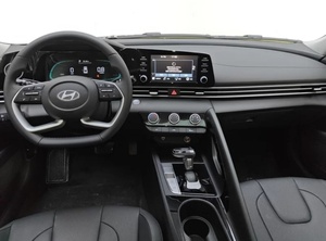 Hyundai Elantra 2023 d'<span class=keywords><strong>occasion</strong></span> pas chère, 1.5L CVT Édition Elite, conduite à gauche, essence, berline compacte, véhicule de seconde main pour l'exportation en gros vers l'Afrique - Product Image 5