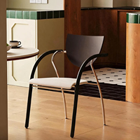 Chaise de salle à manger moderne de style mid-century avec revêtement en cuir PU et pieds en métal durables, mobilier de maison pour salon et loisirs