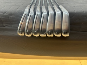 Ensemble de fers de golf Federer pour droitiers, 1 club complet (4/5/<span class=keywords><strong>6</strong></span>/7/8/9/PW), en acier inoxydable, manche standard, rigidité 1, pour usage intérieur - Product Image 1