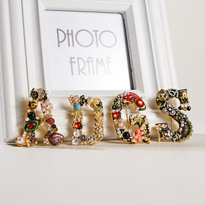 Broche de Lujo Ligero 2026 con Letras para Boda, Fiesta o Compromiso - Product Image 6