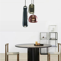 Lámpara Colgante Moderna de Hierro Negro con Pantalla de Vidrio Acanalado Vertical Rojo, para Isla de Cocina, Cafetería, Hotel, Decoración Interior