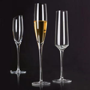 Tasse en verre <span class=keywords><strong>de</strong></span> cristal à haute tige <span class=keywords><strong>de</strong></span> conception <span class=keywords><strong>de</strong></span> <span class=keywords><strong>bouche</strong></span> inclinée classique pour <span class=keywords><strong>la</strong></span> dégustation d'arômes d'hôtel <span class=keywords><strong>de</strong></span> vin rouge élégant pour les verres <span class=keywords><strong>de</strong></span> champagne et - Product Image 4