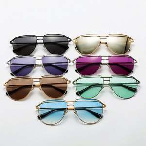 Gafas de Sol de Piloto Retro 2023 con Montura Metálica de Doble Puente, Lentes Transparentes con Degradado y Protección UV400 para Hombre y Mujer - Product Image 2