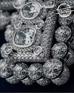 Collar con Colgante de Cruz de Diamantes Completos LEQI - Collar de Diamantes Cultivados en Laboratorio con Corte Múltiple en Oro de 18K (Colección de Joyería de Lujo Faith) - Product Image 5