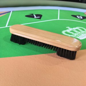 Brosse professionnelle <span class=keywords><strong>de</strong></span> 9 pouces en bois massif pour <span class=keywords><strong>billard</strong></span>, avec poils en nylon durables, outil <span class=keywords><strong>de</strong></span> nettoyage <span class=keywords><strong>de</strong></span> tissu <span class=keywords><strong>de</strong></span> <span class=keywords><strong>billard</strong></span> pour l'entretien des clubs - Product Image 1