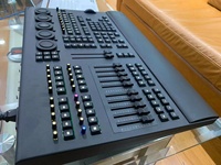 Convient pour l'éclairage professionnel audio-vidéo dmx, contrôleur de console de gradation d'éclairage de scène DMX512