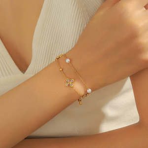 Vente en gros de luxe tendance Boho Charm Lucky 18k Chaînes en plaqué <span class=keywords><strong>or</strong></span> véritable Fleur Trèfle Bracelet de bijoux en acier inoxydable pour femmes - Product Image 3