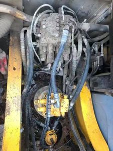 Excavatrice Kato HD820R 20t en état d'occasion - Product Image 6