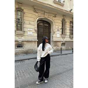 Sudadera Blanca Vintage de Seda para Mujer, Bordada, Talla XS, Diseño Casual con Forro, Estampado, Ligera, para Otoño e Invierno - Product Image 1