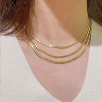 Xinfly Au750 2.2mm 2.5mm 3.4mm 18k Collier chaîne serpent pour homme en or massif plat à chevrons, collier ras-du-cou raffiné