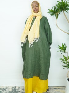 Completo da donna musulmana in lino <span class=keywords><strong>due</strong></span> pezzi per clima caldo, <span class=keywords><strong>tuniche</strong></span> verdi e gonna gialla, OEM&ODM - Vendita calda - Product Image 2