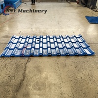 Machine de formage de tuiles en acier coloré à commande PLC, ligne de production de tuiles de haute précision avec pompe à roulement pour les acheteurs mondiaux du secteur de la construction