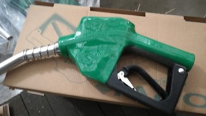 Pistolet de distribution automatique d'urée en plastique avec buses de 15 mm/19 mm, débit de 20-60 L/min pour <span class=keywords><strong>AdBlue</strong></span> AUS32 DEF, équipement de service pour carburant - Product Image 2