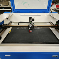 Découpeuse et graveuse laser CO2 avancée pour le traitement des matériaux non métalliques, contrôle CNC intelligent, industrie publicitaire