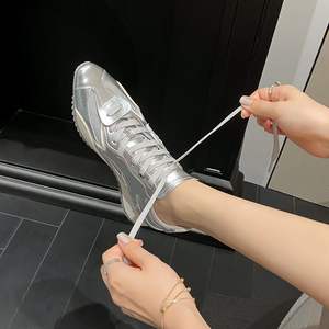 รองเท้าผ้าใบลำลองแนวสปอร์ตสำหรับผู้หญิง รุ่นใหม่ปี 2026 พื้นหนา ลิ้นรองเท้าแบบอสมมาตร เพิ่มความสูง ดีไซน์อเนกประสงค์ - Product Image 2