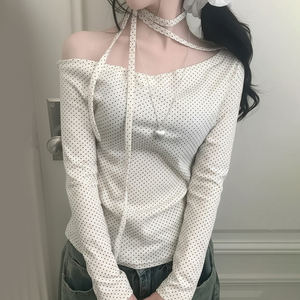 Haut court à pois asymétrique pour femme, style Y2K doux, coupe ajustée, doux, tendance, qui met en valeur la taille - Product Image 2