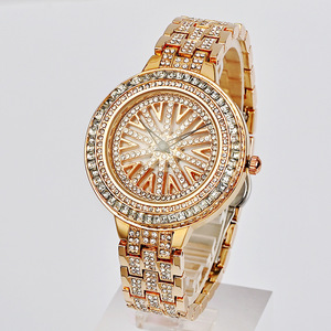 Reloj de cuarzo de lujo para mujer con diamantes de imitación dorados, elegante reloj de pulsera de acero inoxidable estilo diamante, regalo de moda vintage - Product Image 1