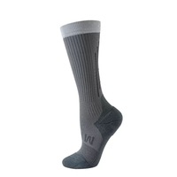 Chaussettes de sport à compression, nouvelles chaussettes de yoga d'été, antidérapantes, séchage rapide, absorbant la transpiration, anti-odeurs, chaussettes hautes pour jeunes femmes