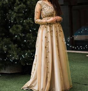 Elegante vestido caftán de diseñador | Hermoso vestido largo hasta el suelo con bordado de Zardozi pesado para bodas y fiestas - Product Image 1